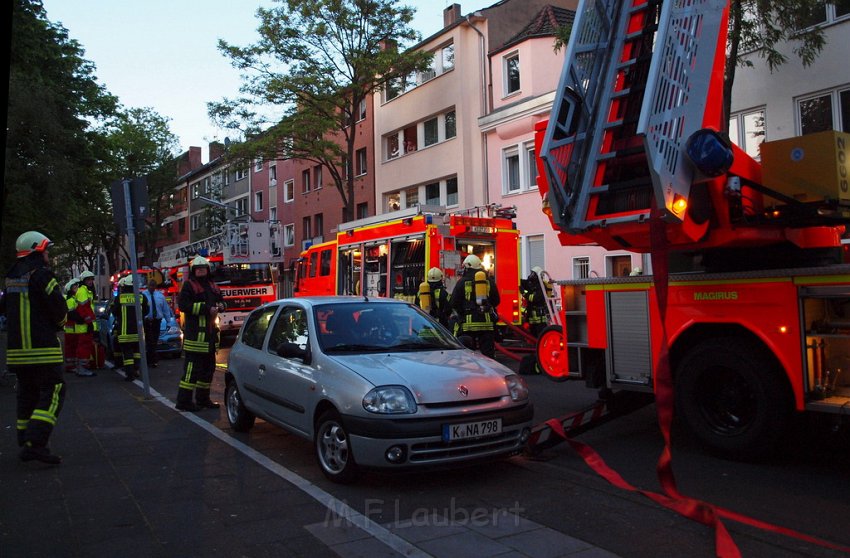 Feuer 3 Koeln Vingst Burgstr P230.JPG